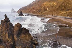 das sandig Strand von benijo auf das Insel von teneriffa.the Kanarienvogel Inseln. Spanien foto