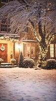 ai generiert Weihnachten im das Landschaft Herrenhaus, Englisch Land Haus Villa dekoriert zum Ferien auf ein schneebedeckt Winter Abend mit Schnee und Urlaub Beleuchtung, fröhlich Weihnachten und glücklich Ferien foto