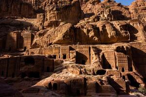 Schönheit von Felsen und uralt die Architektur im Petra, Jordanien. uralt Tempel im Petra, Jordanien. foto