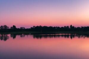 heiter Wasser ein glückselig Betrachtung von ein schön Pastell- See und Himmel, wo Ruhe trifft der Natur Palette, Erstellen ein harmonisch Oase von Sanft Farbtöne und ätherisch Schönheit foto