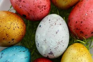 Ostern Freude ausgelassen im das Schönheit von schön Ostern Eier, wo beschwingt Farbtöne tanzen auf glatt Muscheln, Erstellen ein wunderlich Kaleidoskop von Freude, Prise festlich jubeln und bunt Eleganz foto