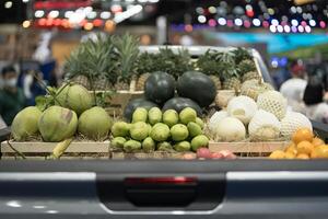 frisch produzieren auf Anzeige beim Markt Stall foto