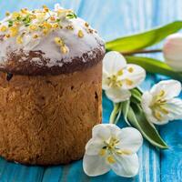 Ostern Ei Panettone Brot Kuchen Hintergrund glücklich Ostern Frühling Urlaub Tulpe foto