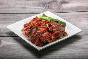 asiatisch Küche - - geröstet Ente mit Haut foto