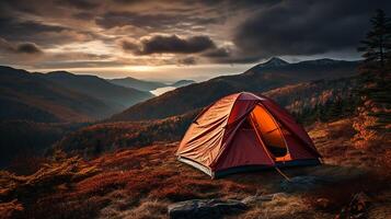 ai generiert genial Camping im oben von Berg. einsam Grün Zelt ist versteckt im ein Berg Wald unter rot Zwerg Birke Gebüsch. Tourismus Konzept Abenteuer Reise draussen foto