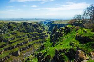 Landschaft mit Berge und Wolken, Berg Landschaft im das Sommer, Landschaft mit Berge und Blau Himmel foto