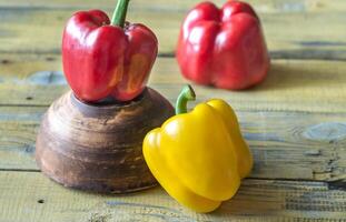 rote und gelbe Paprika foto