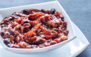 Schüssel von schwarz Bohne Chili foto