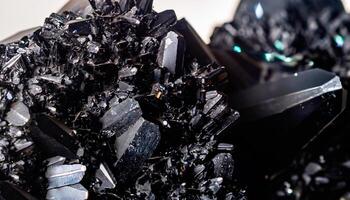 das Makro Foto von schwarz Kristalle mit Glas Textur