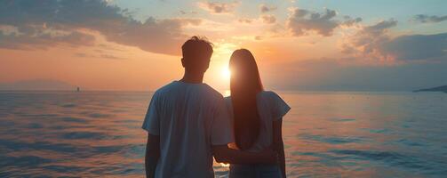 ai generiert zurück Aussicht von asiatisch Paar beim das Strand während Sonnenuntergang foto