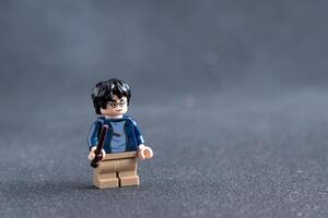 Lego Harry Töpfer Minifiguren. Kinder- Designer Spielzeug gemacht von Ziegel und Plastik Teile. Ukraine, kyiv - - Januar 17, 2024 foto