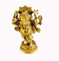 Nahansicht Hinduismus Gott Ganesha Statuette symbolisiert Weisheit, Verständnis, und ein diskriminierend Intellekt, auf Weiß Hintergrund. foto