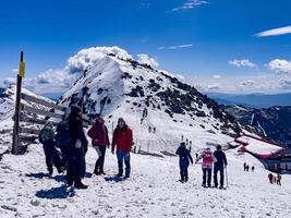 Slowakei, Demanowskaja Schlucht, montieren Chopok - - 05.07.2023 Skifahrer beim das Kabel Auto Abfahrt Bahnhof foto