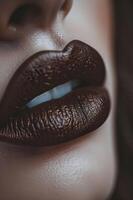 ai generiert Satin- Genuss Luxus Schokolade braun Lippenstift glam foto