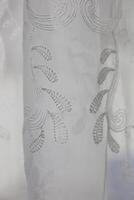 traditionell Weiß handgemacht Vorhang mit Spitze Ideal zum dekorieren Räume mit Ästhetik Jahrgang retro Zuhause groß Größe hoch Qualität sofortig Lager Fotografie foto
