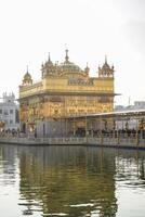 schön Aussicht von golden Tempel - - Harmandir sahib im Amritsar, Punjab, Indien, berühmt indisch Sikh Wahrzeichen, golden Tempel, das Main Heiligtum von sikhs im Amritsar, Indien foto