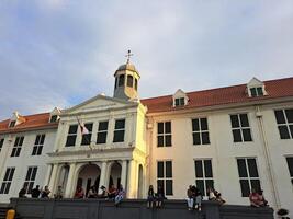 Jakarta, Indonesien - - 30 Januar 2024 Gouverneur Büro Tour von das historisch alt Stadt von Niederländisch Kolonialismus foto