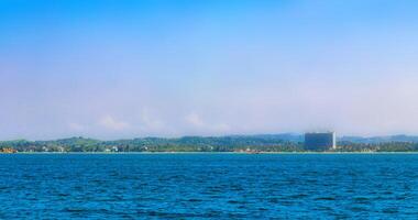 Seelandschaft Landschaft tropisch Natur Panorama Aussicht Mirissa Strand sri lanka. foto