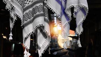 keffiyeh arabisch Kopfschmuck und Symbol von palästinensisch Widerstand im jerusalem Markt foto