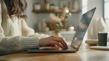 ai generiert Frauen Finger tanzen auf modern Laptop im stilvoll Arbeitsplatz gebadet im Sanft natürlich Licht foto