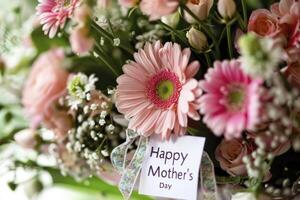 ai generiert Blumen mit das Text glücklich Mütter Tag foto