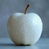 ai generiert reif Weiß Apfel auf ein Weiß Hintergrund - - ai generiert Bild foto