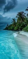 ai generiert tropisch Strand Aussicht beim wolkig stürmisch Nacht mit Weiß Sand, Türkis Wasser und Palme Bäume, neural Netzwerk generiert Bild foto