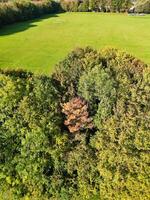 die meisten schön Antenne Aufnahmen von britisch Landschaft Dorf in der Nähe von Northampton Stadt von England Vereinigtes Königreich. Oktober 25., 2023 foto