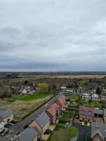 hoch Winkel Aussicht von Arlesey Stadt, Dorf von England Vereinigtes Königreich. das Aufnahmen war gefangen während wolkig und regnerisch Tag von feb 28., 2024 foto