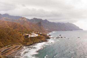 das sandig Strand von benijo auf das Insel von teneriffa.the Kanarienvogel Inseln. Spanien foto
