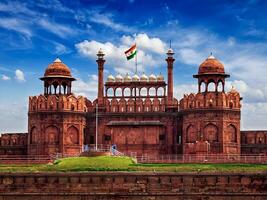 rot Fort lal qila mit indisch Flagge. Delhi, Indien foto