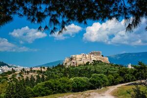 ikonisch Parthenon Tempel beim das Akropolis von Athen, Griechenland foto