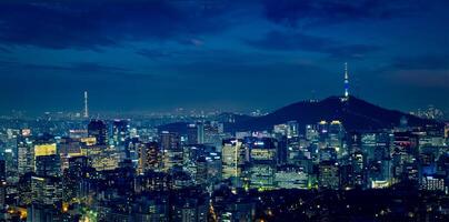 Seoul Horizont im das Nacht, Süd Korea. foto