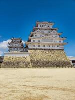 Japan alt Tempel auf ein Stein Mauer foto