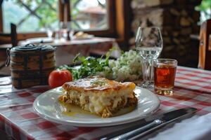ai generiert authentisch bulgarisch Moussaka serviert im ein gemütlich Taverne mit traditionell Dekor foto