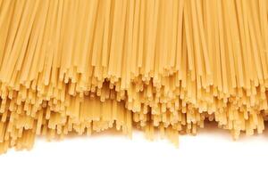 Spaghetti auf Weiß foto