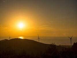 Wind Turbinen Bauernhof im Taiwan. foto