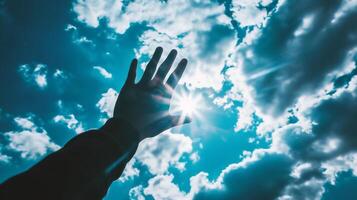 ai generiert des Mannes Hand erreichen oben auf Blau Himmel mit Weiß Wolken Hintergrund foto