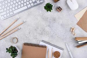 oben Aussicht Arbeit Schreibtisch Büro Arbeitsplatz foto