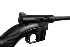 kleine Bohrung Bolzen Gewehr im ein Plastik Lager von .22lr. klein gezogen Waffe zum Jagd und Sport. isolieren auf ein Weiß zurück. foto