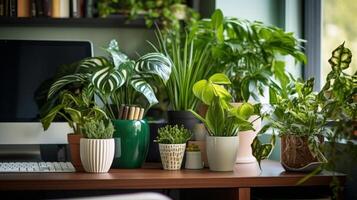 ai generiert Büro Schreibtisch geschmückt mit ein Vielfalt von eingetopft Pflanzen und Grün foto