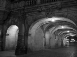 das Stadt von Dresden beim Nacht foto