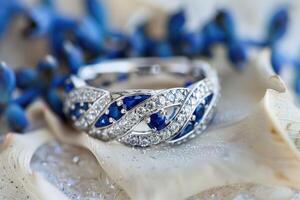 ai generiert Diamant und Saphir Hochzeit Ring im Weiß Gold. foto