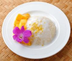 Thai-Dessert, Mango mit Klebreis. foto