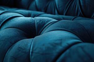 ai generiert Blau Velours gepolstert Möbel mit gerundet Ellbogen im Schatten. foto