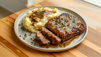 ai generiert geschnitten Hackbraten und püriert Kartoffeln. Essen beim das Restaurant. hohe Auflösung. ai generativ foto