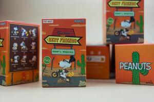 Bangkok, Thailand - - März 13, 2024 ein Box von snoopy das Beste freunde Serie zahlen foto