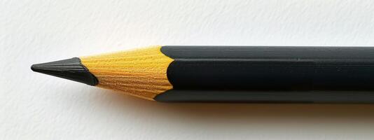 ai generiert schließen oben von ein Gelb Bleistift mit ein schwarz Trinkgeld foto
