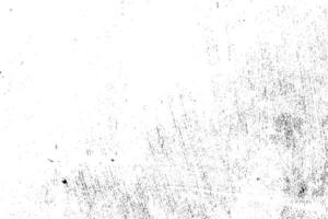 abstrakt staubig und grungy kratzen Textur Material oder Oberfläche. das Partikel von Holzkohle bespritzt auf Weiß Hintergrund. schwarz Staub Partikel explodieren isoliert auf Weiß Hintergrund foto
