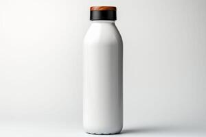 Weiß Flasche auf ein Weiß neutral Hintergrund zum Produkt Werbung. Kopieren Raum foto